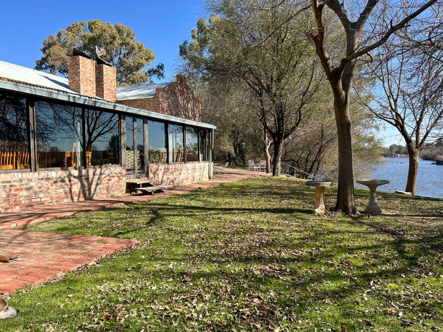 2 Bedroom Property for Sale in Potchefstroom Rural North West